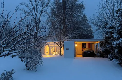 Mid-Century Modern on Private Beach, Designed by Award Winning Architect!