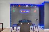 Game Room.Bar.Firepit.Renovated & Modern Retreat!