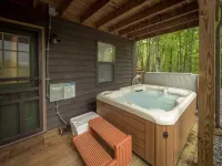 🍁 Huckleberry Cabin - wifi, Fireplace,  fire pit, VIEWS! Only 3 miles To Helen!