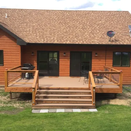 Newer Modern Lodge! Central Black Hills, 4 Bdrms/2 Baths-15 Min. to Mt. Rushmore