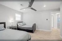 Lake Memories - NEW SLIDE! Fully Shaded Backyard.  Fully Renovated Open Modern