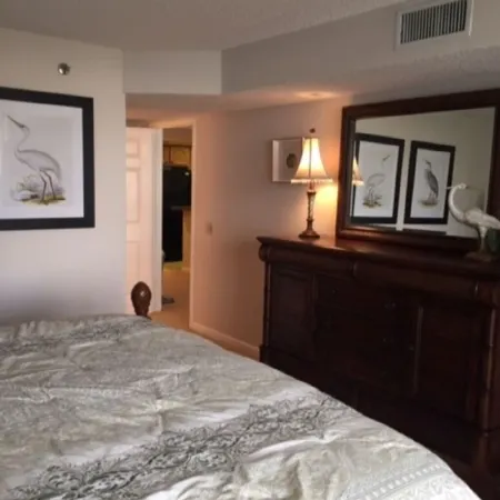 Hudson Hideaway: 2 BR/2 Bath Gulf Front Condo,Stunning Sunset from 27' Balcony