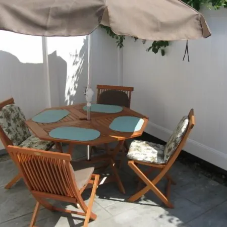 Charming Studio less than 200 steps to Glendon Beach - 200 Captain Chase Rd #18