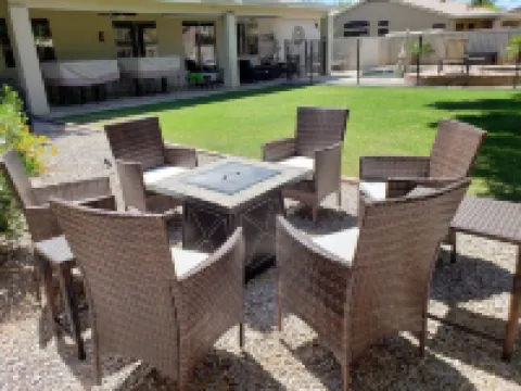 Great location, 6BR/4BA, heated pool/hot tub.