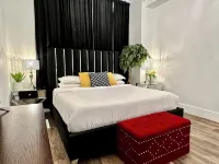 Location! Location! Location! Walk to EVERYTHING NOLA! 3 BEDROOM 2 BATH Sleeps 6 Hotels in 