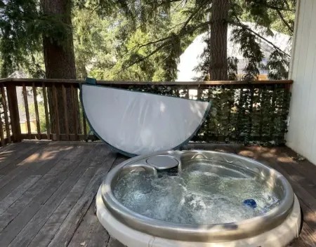 Beautiful, Open, Light Filled Home Close to University of Oregon Campus.