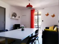 Gîte in the heart of the Périgord Noir in a large, wooded park, in a peaceful setting. Hotels in Saint-Crepin-et-Carlucet