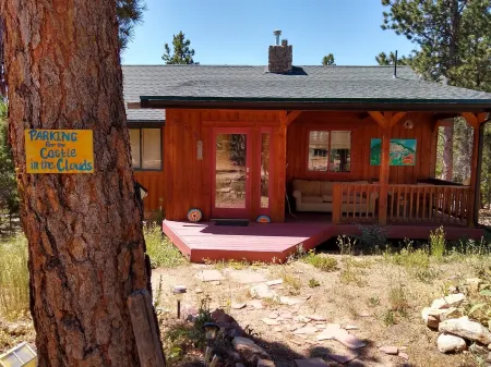 Jetted Tub, Huge Deck, Fish tank and Romantic space for 2
