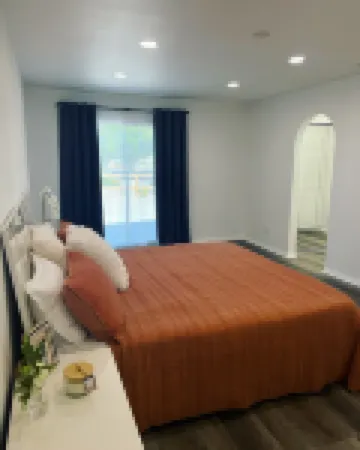 Cheerful four bedroom house with charming view!