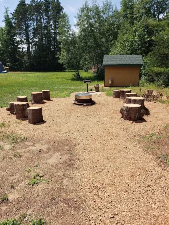 Minutes from downtown Wisconsin Dells and sports and water parks.