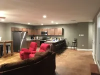 The Mahi Lodge is a quiet secluded 3bedroom 2full bath lodge in Venice LA