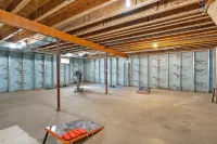 Open Concept /Spacious/ Private /Modern /Hardwoods