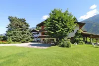Residence Gritschhof, Laces