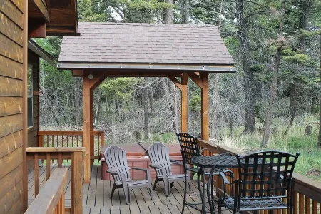 Solitude, 20 mile views, Wildlife, Hot tub, Skiing, Perfect for families!