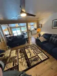 Remodeled pet friendly private home with a/c and wifi