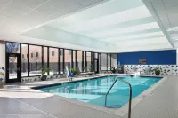 DoubleTree by Hilton Battle Creek Hotels in Battle Creek