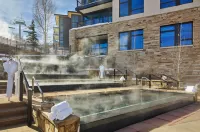 Viceroy Snowmass - Hot Tub