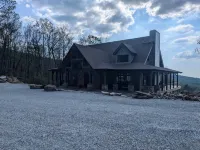 Not Your Typical Mountain Cabin - Must See Sunsets Hotel a Donegal Township