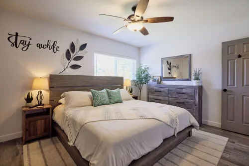 Charming 3 bd/2ba home - KING bed w/ non heated POOL near Old Town Scottsdale!
