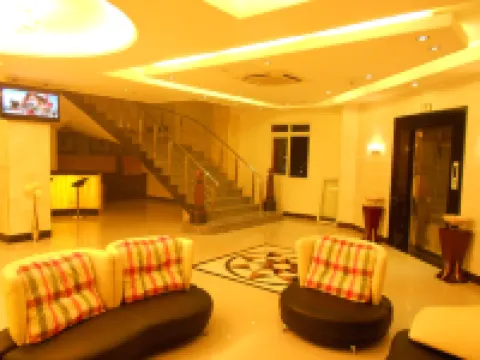 Grand Puncak Lestari Hotel Hoteles en Taman Sari