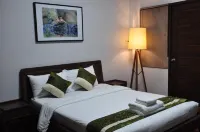 The Bedrooms Maeklong & Service Apartments Отели в г. 