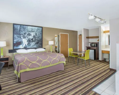 Super 8 by Wyndham Brookings Hotels in Brookings