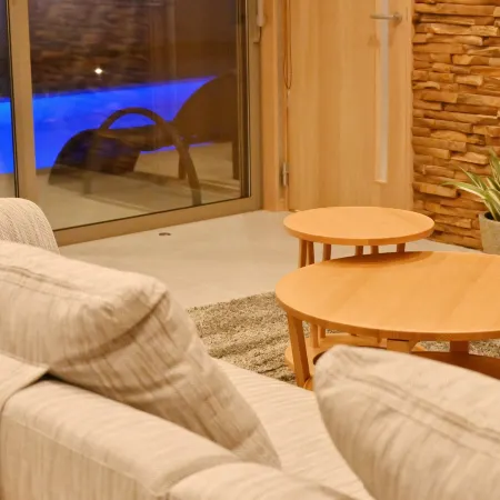 Sakura Villa with Hot Spring Pool