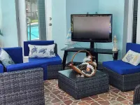 Private Spacious Room in Home, with Pool-The Oasis Room