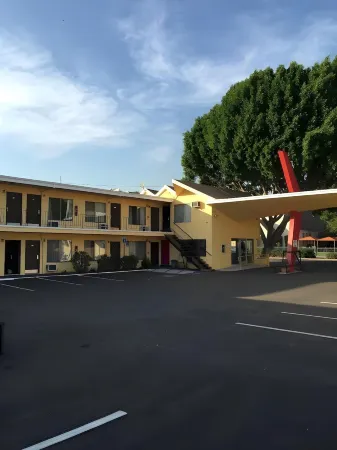 Astro Pasadena Hotel