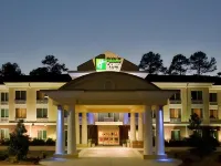 Holiday Inn Express & Suites Walterboro I-95