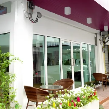 Nantra Ekkamai Hotel Hotels near Noble Remix