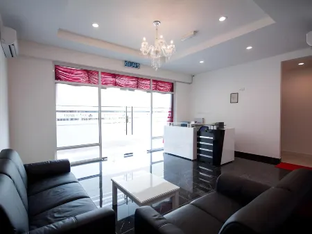 D Nice Hotel Отели в г. Баян Лепас