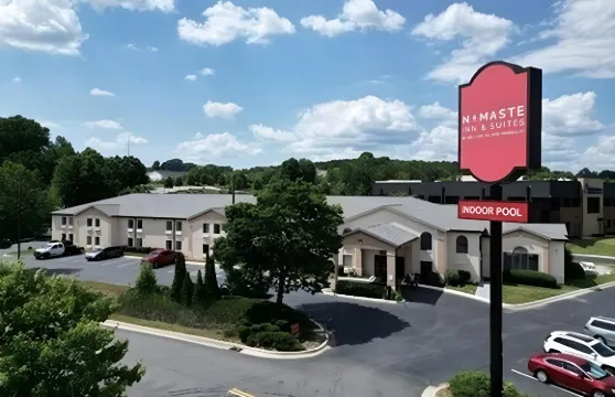 納瑪斯特旅館及套房道森維爾