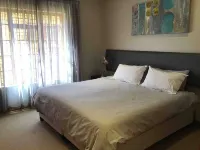 Fully Furnished Monthly Stay in Pentagon Park - บังกะโล