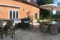 Beautiful 6 Bedroom Home with Pool & Hot Tub