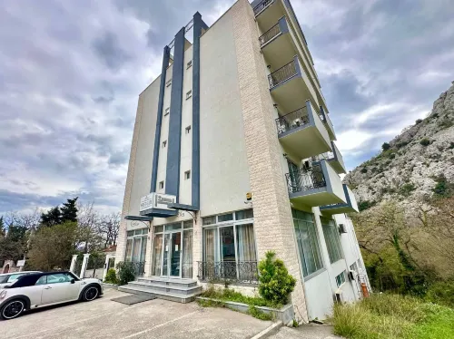 Guest House West Gate Hotels in Sutomore