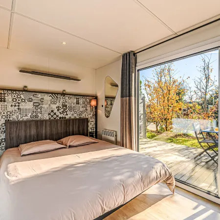 Hôtel'o 3 - l'Ibis Rouge