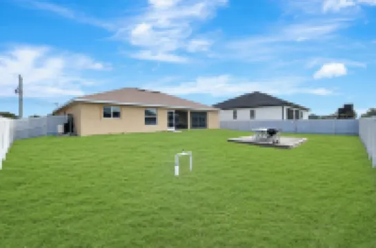 COZY HOME AWAY FROM HOME!