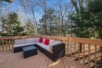 Modern Nature Escape with HotTub & GameRoom