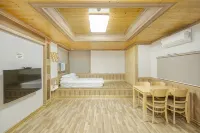 Boryeong Daecheon Sun and Moon Pension - مبيت وإفطار