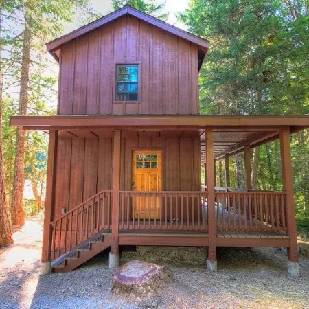 Doig Cabin: Support a great cause while on vacation!