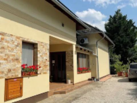 See Haus - Podmaniczky Szállás, Bor, Balaton Hotels in Balatonföldvári