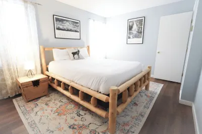 Sun Sung Cozy Condo A Stylish Escape for 4! Hotels in 