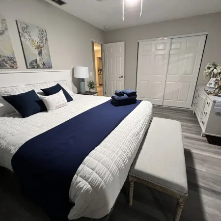 Cozy in Clearwater - A Quiet 4 Bedroom Home Minutes to the Beach.