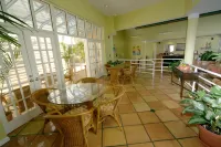 Jupiter Waterfront Inn - parking