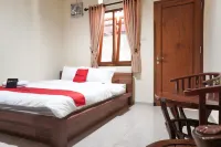 RedDoorz Syariah Near Exit Tol Malang Hotels in Jabung