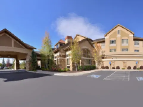 本德希爾頓花園酒店 本德酒店