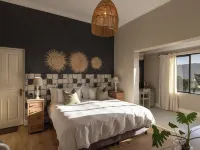 Dunvegan Lodge Hotels near Long Beach