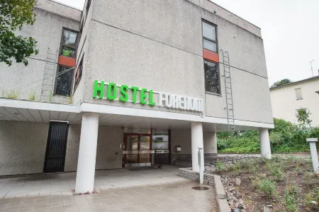 Forenom Hostel Helsinki Pitäjänmäki Отели рядом с достопримечательностью «Isonneva Playground»