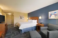 Hampton Inn New York - LaGuardia Airport - Tiny houses